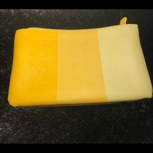 NWOT Tri-Shaded Yellow Ipsy Bag💛